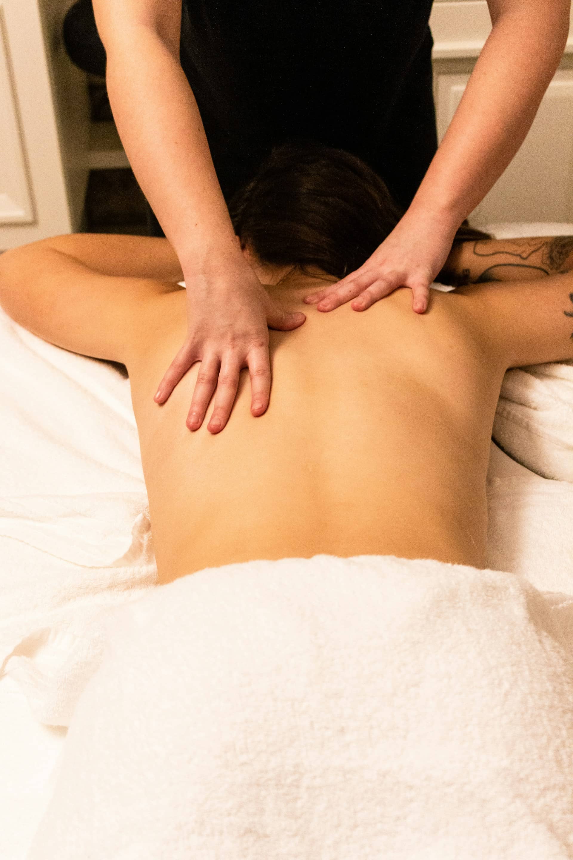 Rückenmassage oder Ganzkörper? Was bei Verspannungen hilft