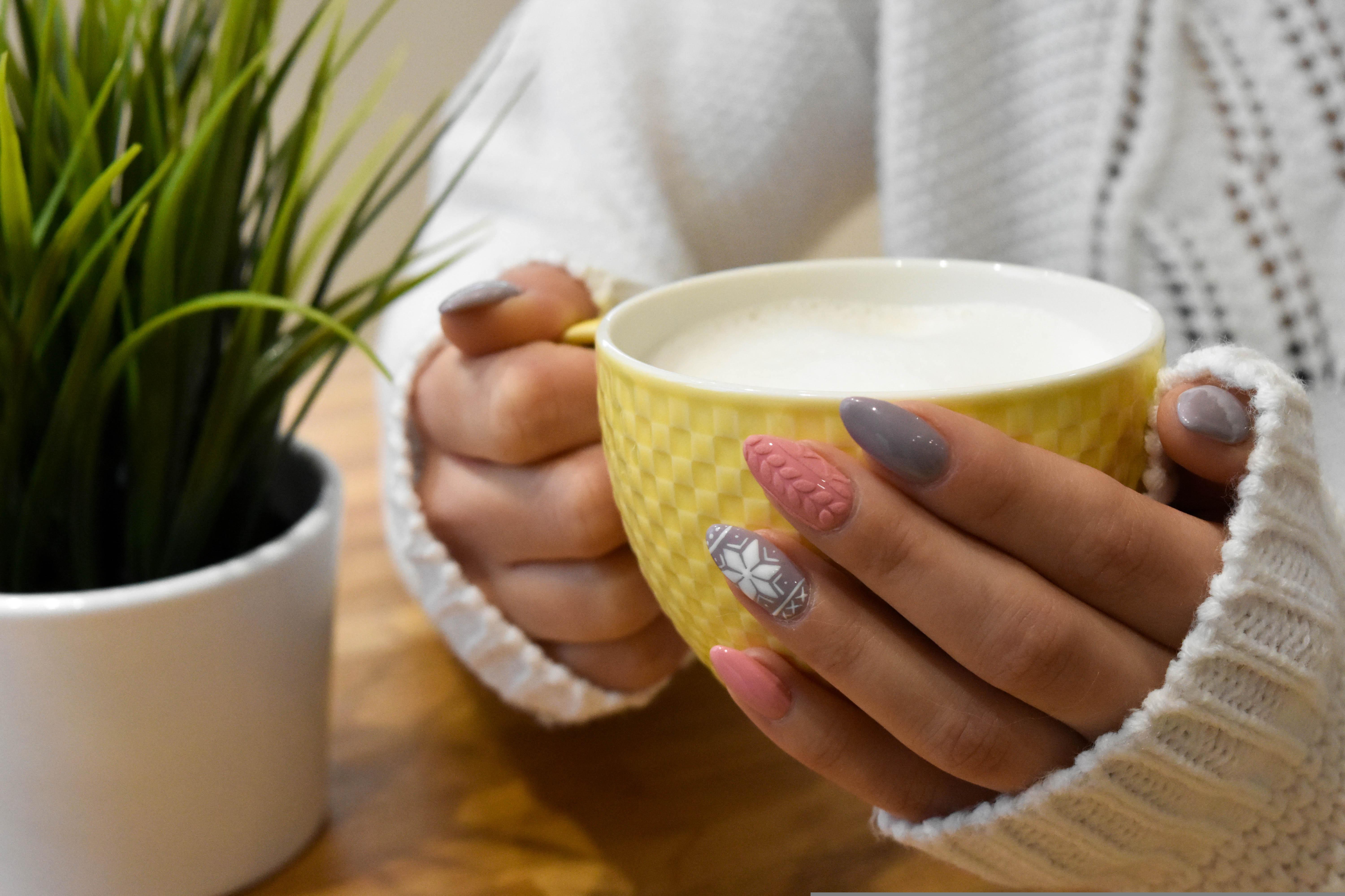 Mobile Maniküre Bremen - Nageldesign zu Ihnen nach Hause anfragen